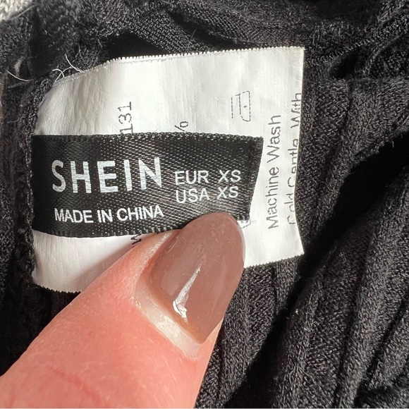 SHEIN BLACK RIBBED HIGH NECK TANK TOP WITH OPEN BACK SIZE XS - Picture 4 of 5